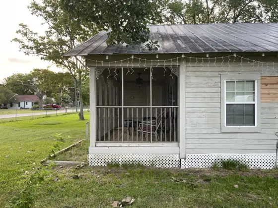 Exterior house painting — photo P007