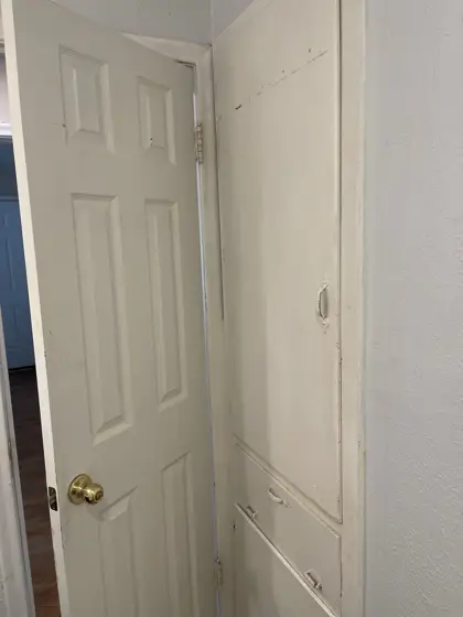 Interior painting and preparation — photo P022