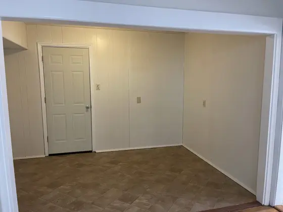 Interior painting and preparation — photo P032