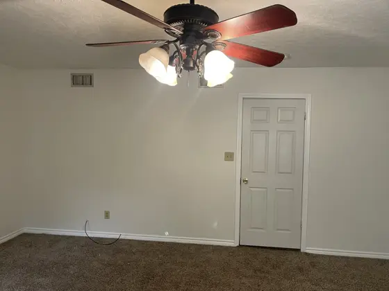 Interior painting and preparation — photo P042