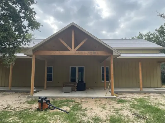 House painting and ceiling staining — photo P054