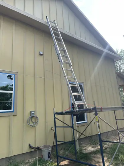 House painting and ceiling staining — photo P060