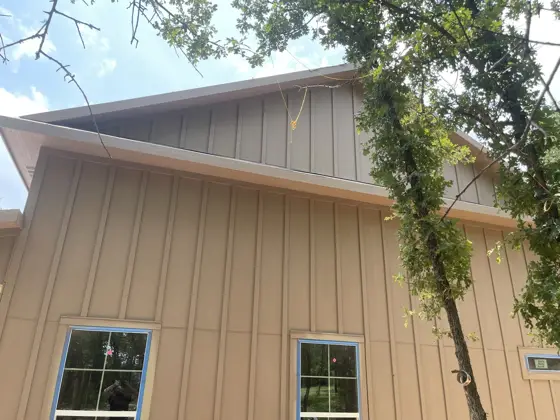 House painting and ceiling staining — photo P061