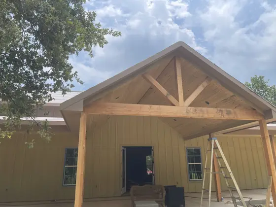 House painting and ceiling staining — photo P063