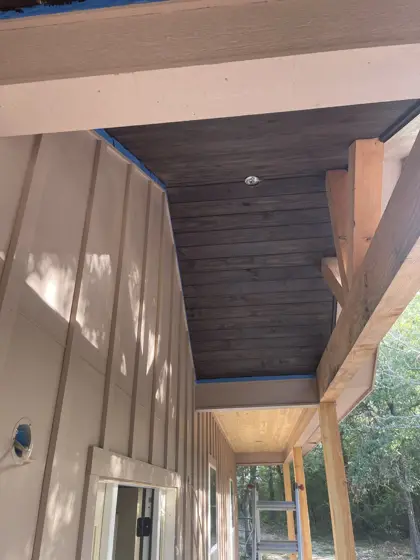 House painting and ceiling staining — photo P072