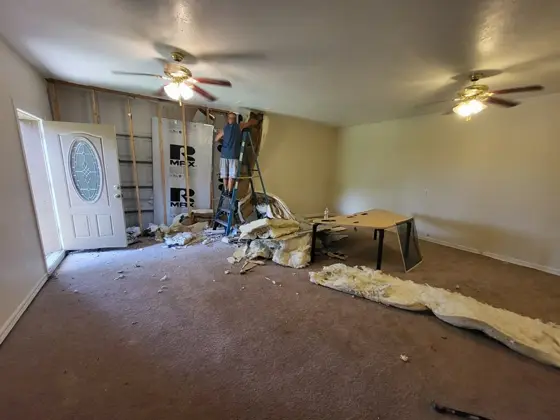 Interior renovations and finish work — photo P282