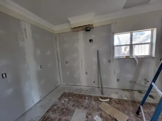 Interior renovations and finish work — photo P312