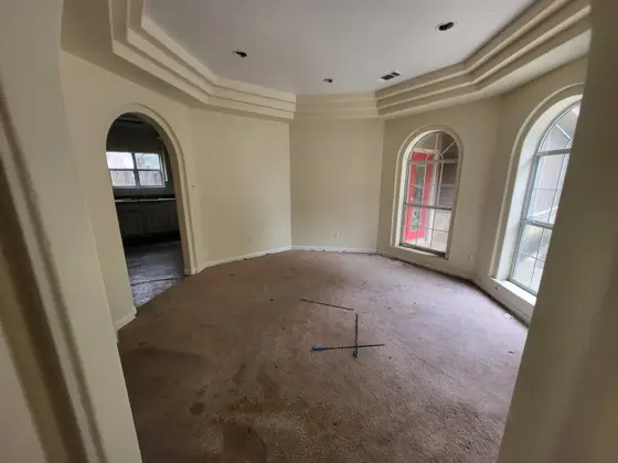 Interior renovations and finish work — photo P328