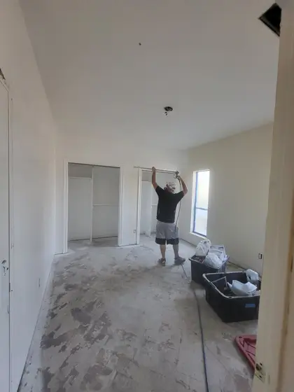 Interior renovations and finish work — photo P331