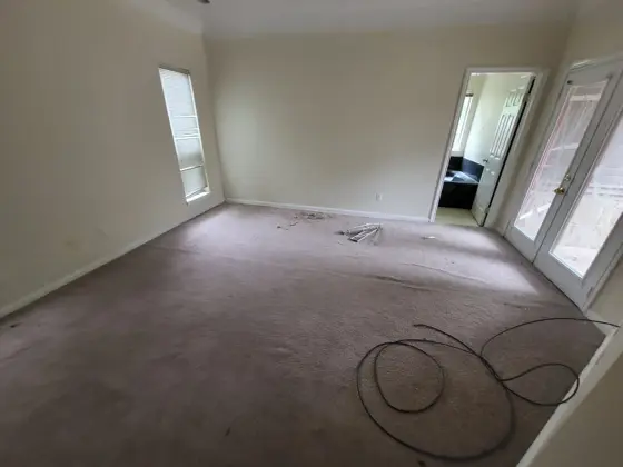 Interior renovations and finish work — photo P362