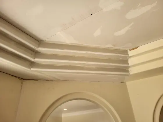 Interior renovations and finish work — photo P370