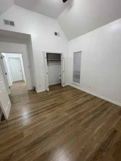 Interior renovations and finish work — photo P391