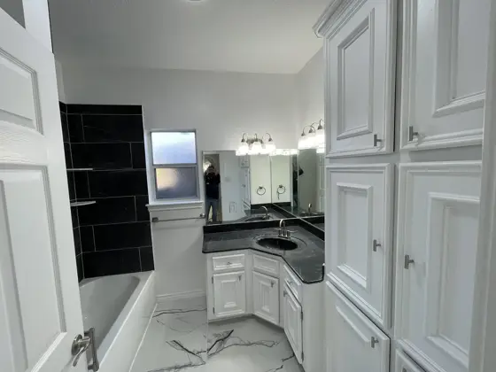 Interior renovations and finish work — photo P397