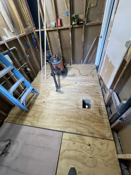 Room renovation and flooring — photo P432