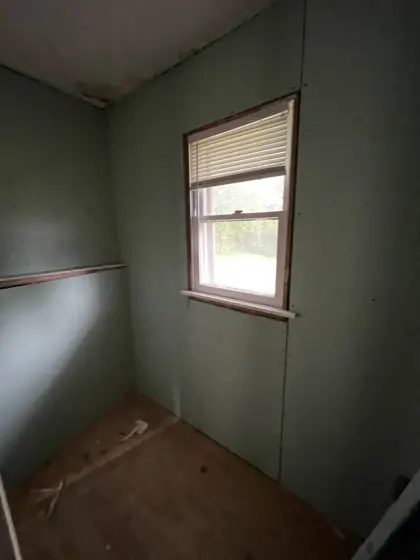 Room renovation and flooring — photo P434