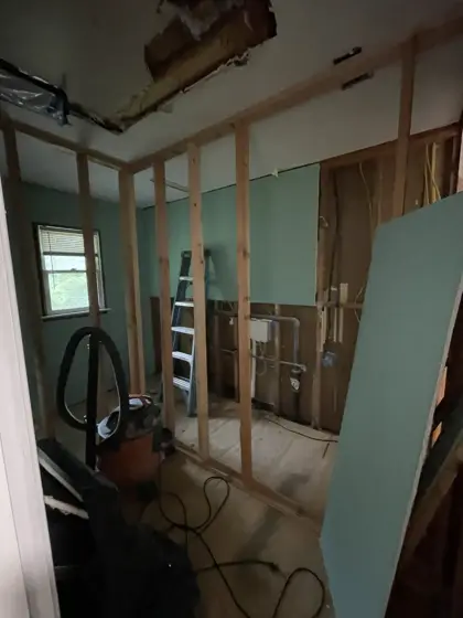 Room renovation and flooring — photo P435