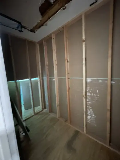 Room renovation and flooring — photo P439
