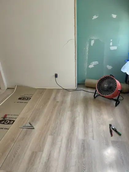 Room renovation and flooring — photo P440