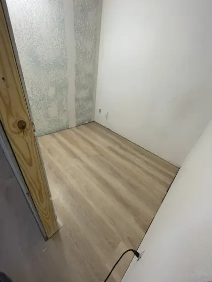 Room renovation and flooring — photo P445