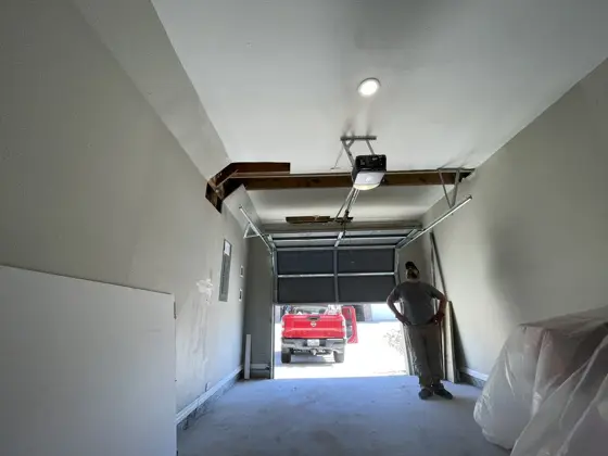 Home repair and installation details — photo P451
