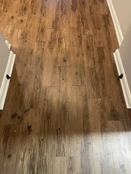 Flooring and trim details — photo P480
