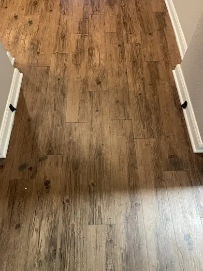 Flooring and trim details — photo P481