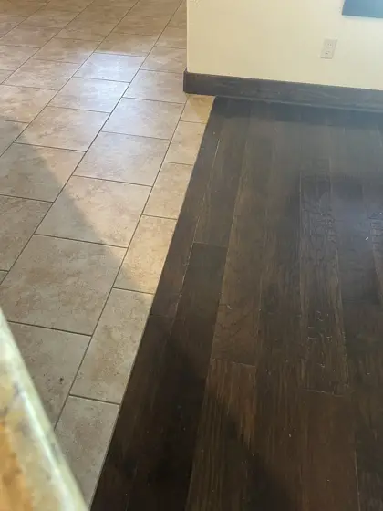 Flooring and trim details — photo P483